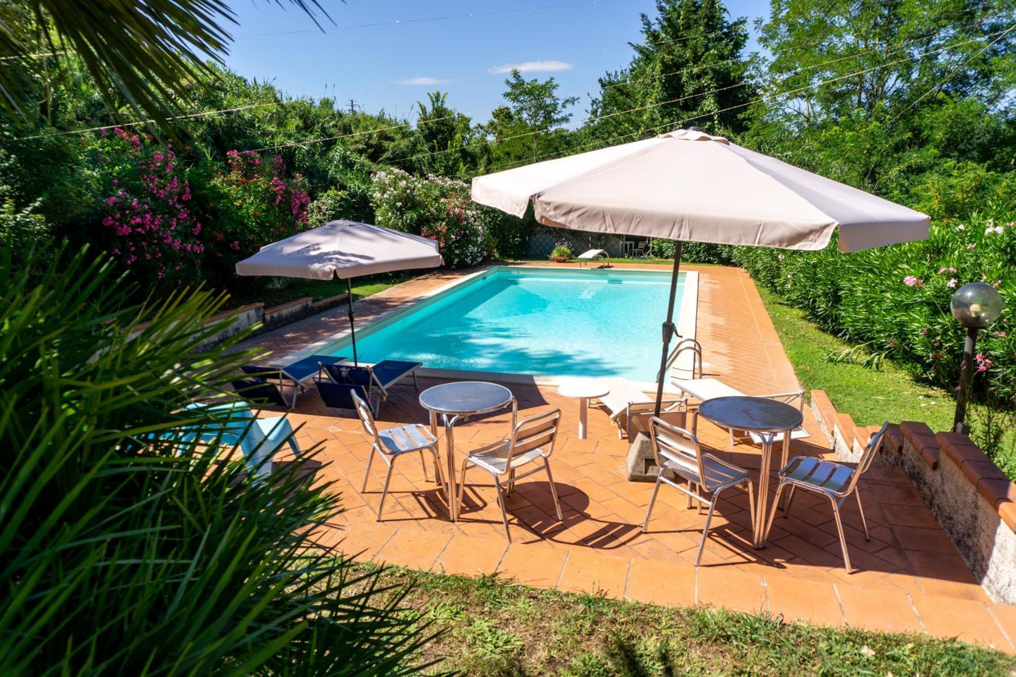 Villa Nerone B&B Lorenzana 外观 照片